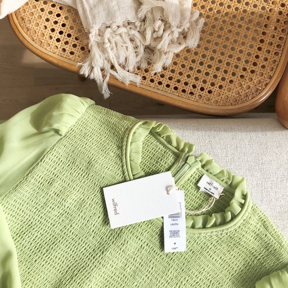 SOLD on Vinted - NWT Wilfred Tempest Blouse Pistachio Size Medium - Picture 8 of 10